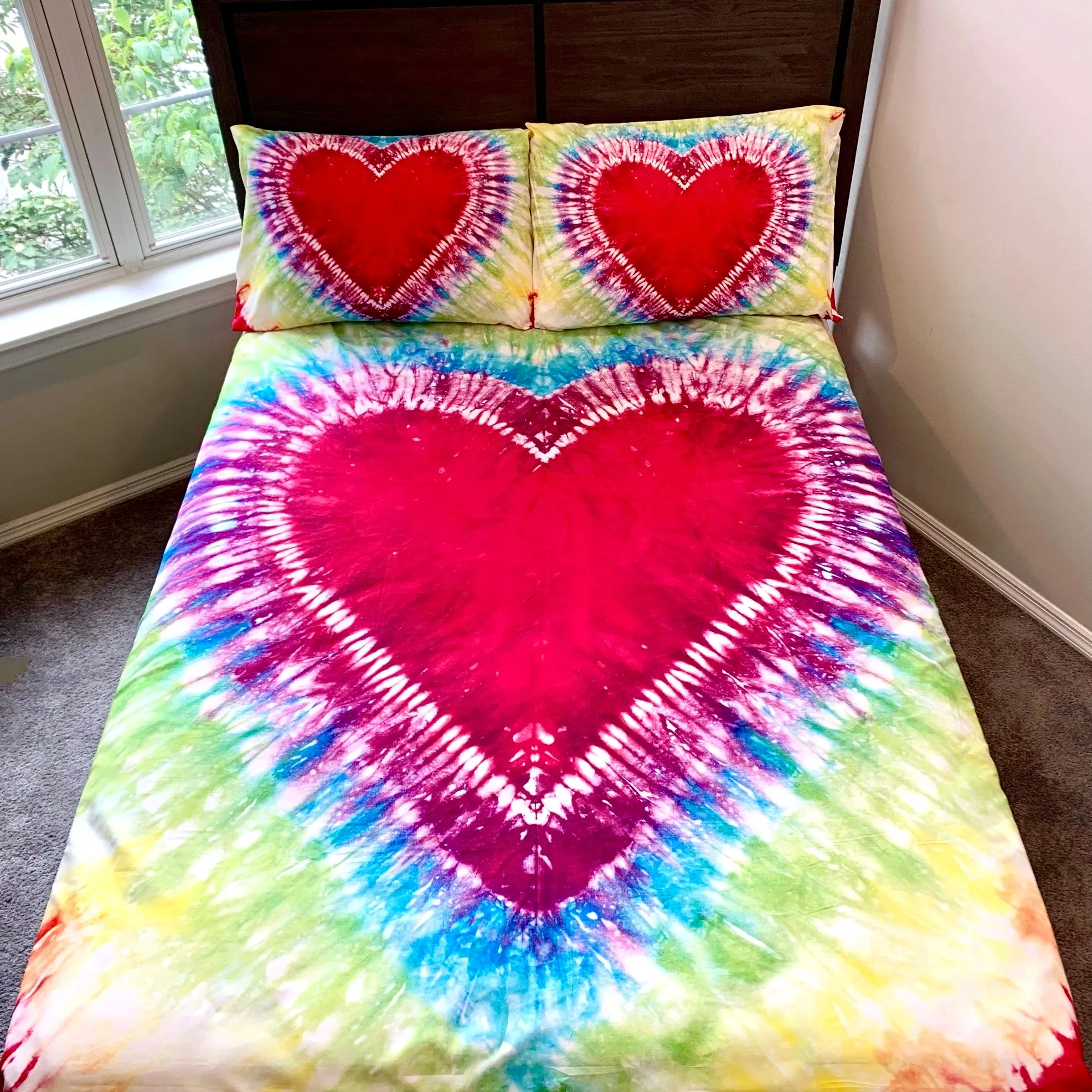 Heart Tie Dye 5 PC Kids Full Bed Set With Round Comforter
