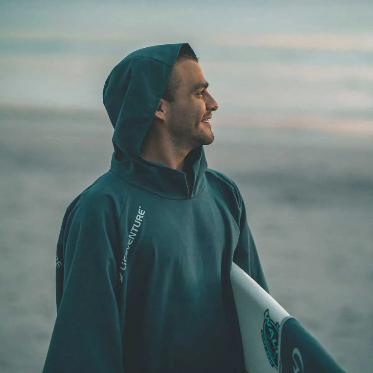 Lifeventure Compact Changing Robe