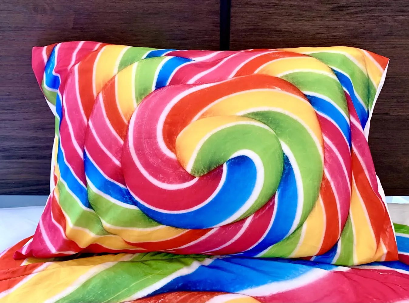 Rainbow Lollipop 5 PC Kids Full Bed Set With Round Comforter