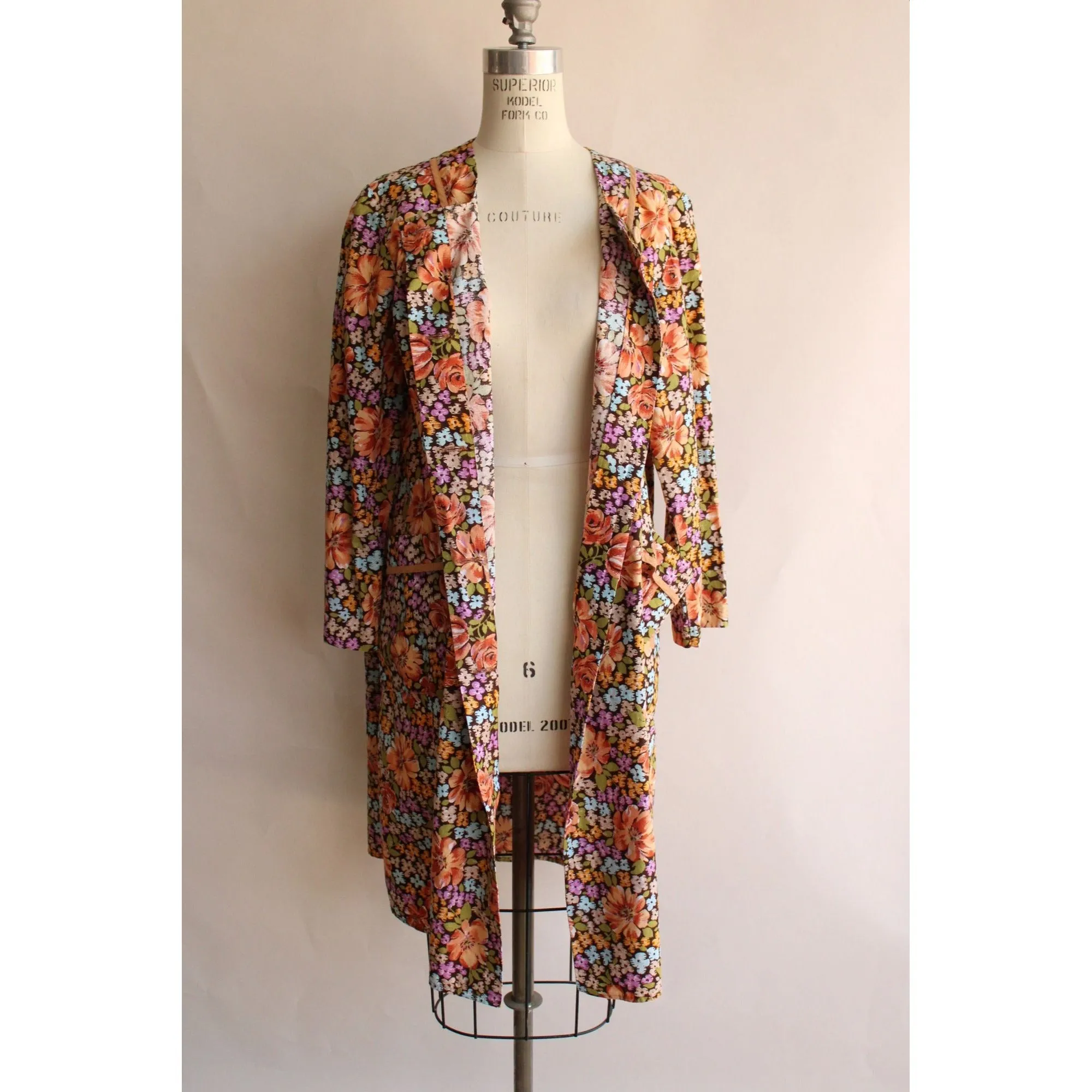 Vintage 1960s Floral Print Housecoat with Pockets